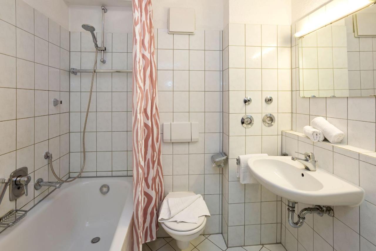 Neuschwansteinblick 106